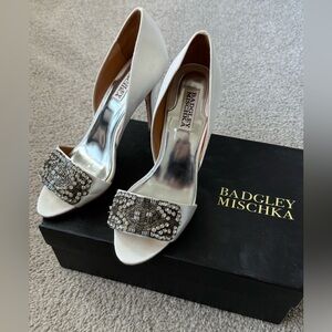 Badgley Mischka Alessandra white cream satin sparkly heels 7 bride wedding